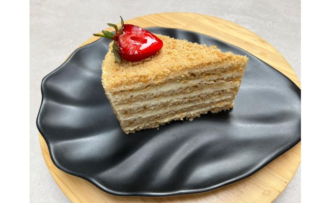 Ballı Medovik Pasta