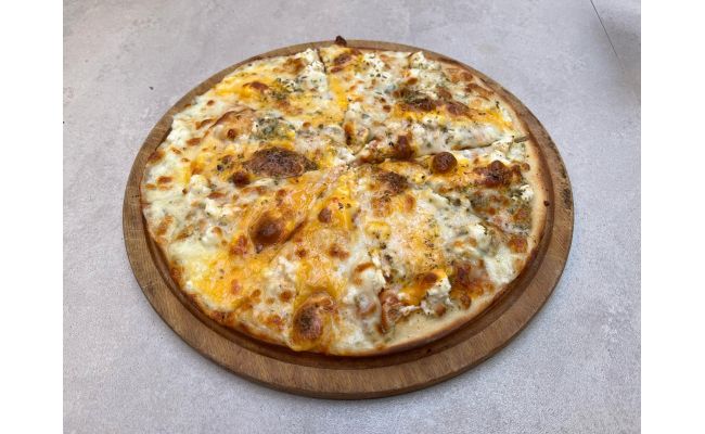 Sadece 4 Peynirli Pizza